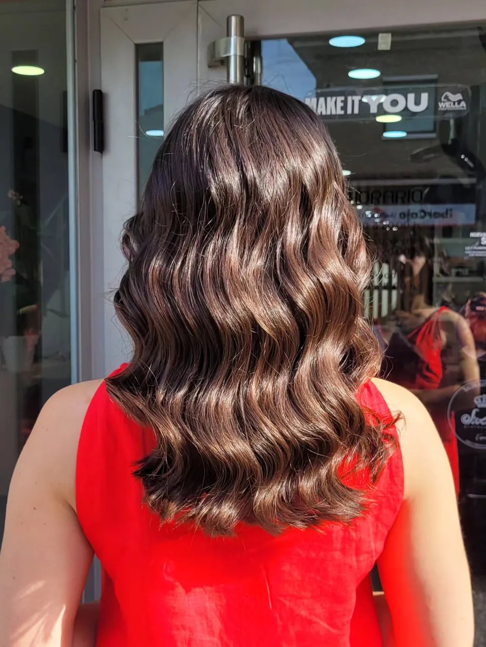 Melena larga con ondas suaves: peluquería para mujer en Santa Isabel, Zaragoza