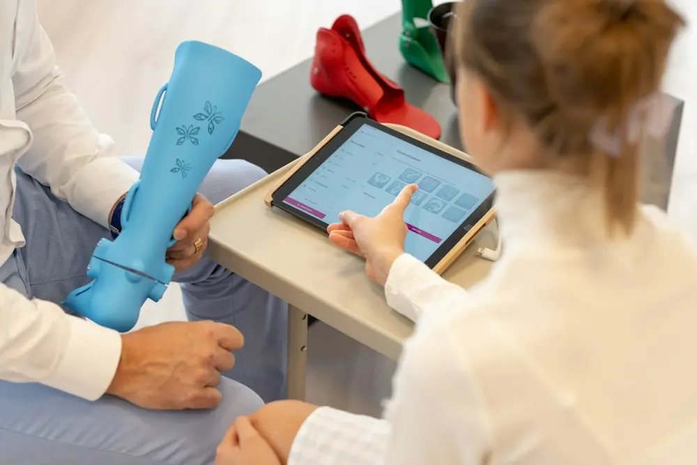 Presoterapia en el barrio de Santa Isabel, Zaragoza | Christian Peluqueros Botas de presoterapia con control en tableta en el barrio de Santa Isabel, Zaragoza