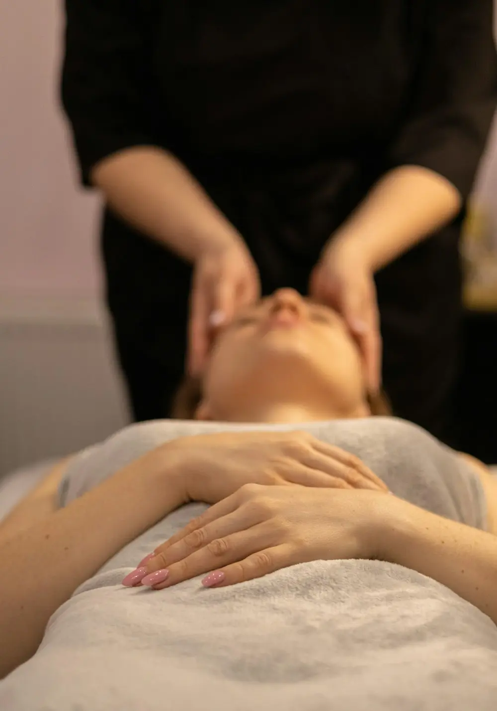 Masaje facial relajante: tratamientos faciales y corporales en Zaragoza